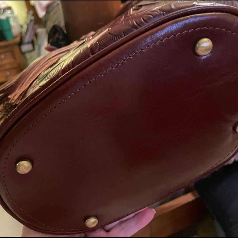 Patricia Nash nwot large bucket bag w/ dust bag and longer carrying strap.